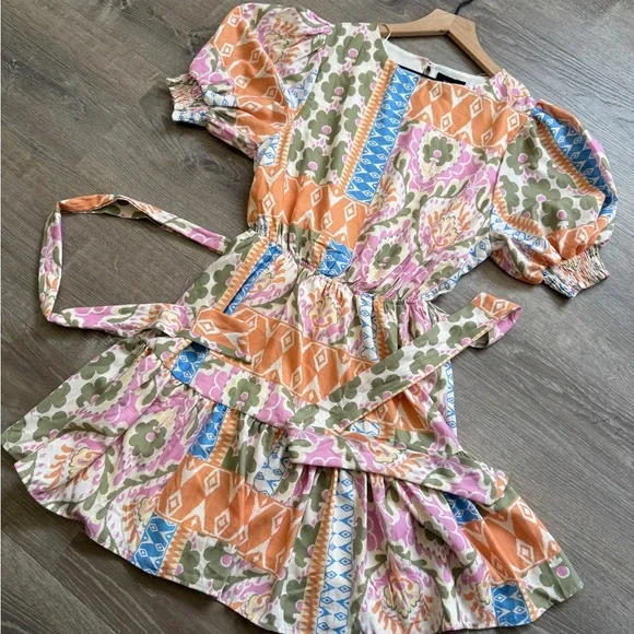 Vici Shailene Puff Sleeve Tiered Mini Dress-Size M-NWOT - Picture 4 of 8